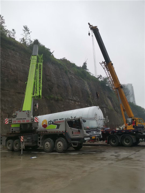 阳曲县“不怕风雨冻”—— 吊车的 “恶劣环境适应” 技术